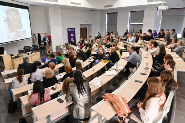 Forumul Serviciilor și Tehnologiilor Medicale, ediția a IV-a, organizat pentru prima dată la Iași